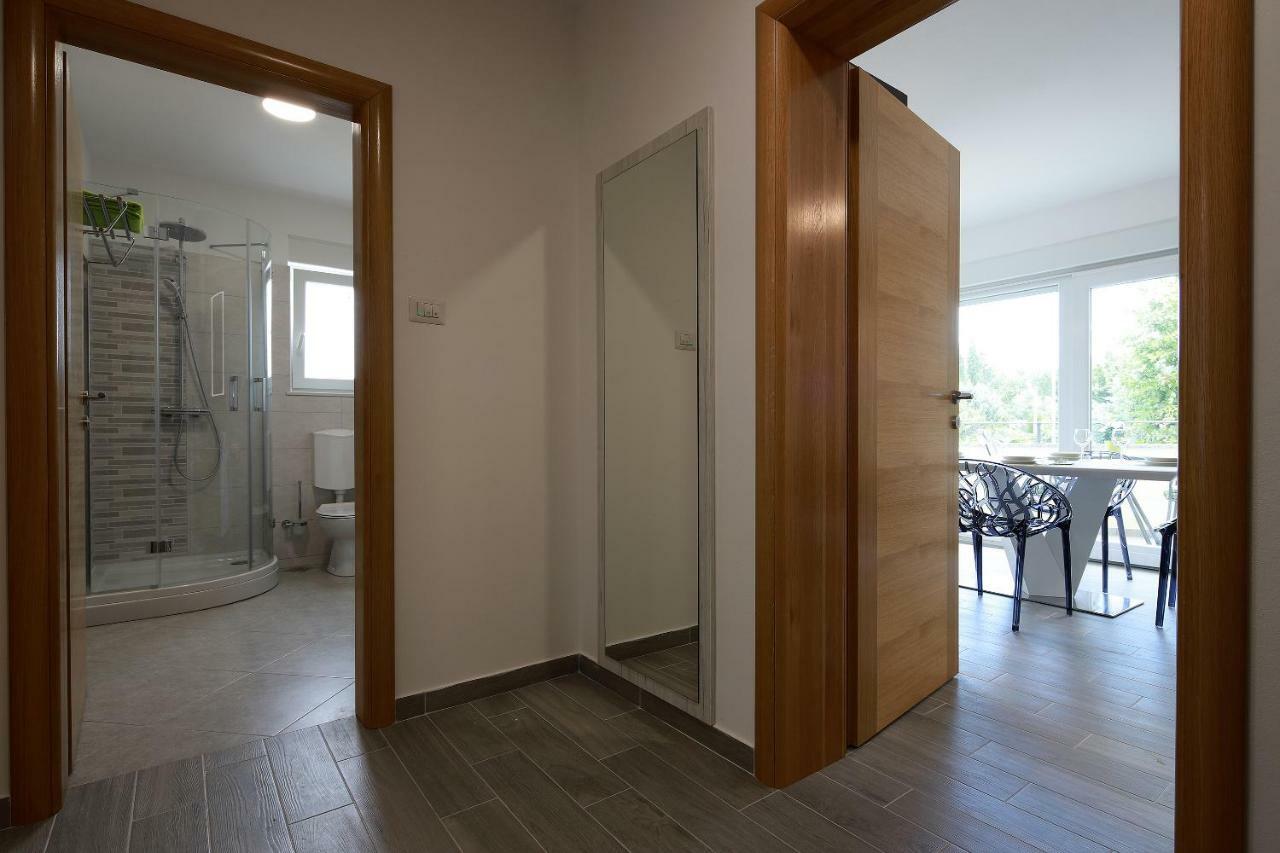 Apartmani Judita Pinezići Exterior foto