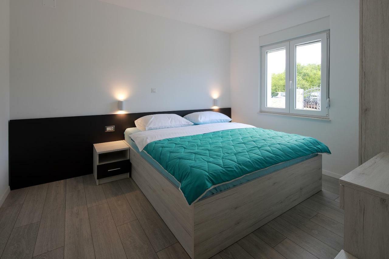 Apartmani Judita Pinezići Exterior foto
