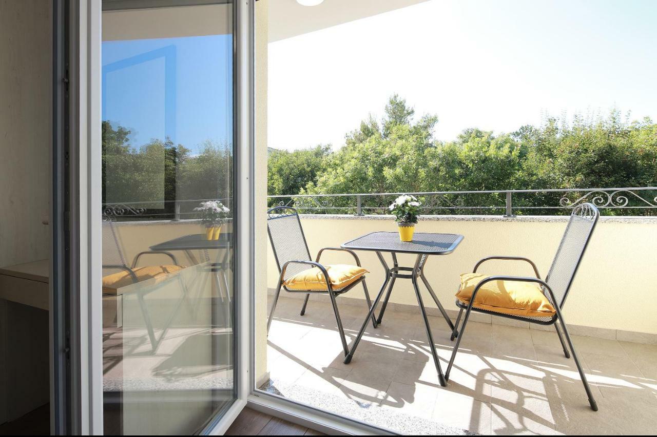 Apartmani Judita Pinezići Exterior foto