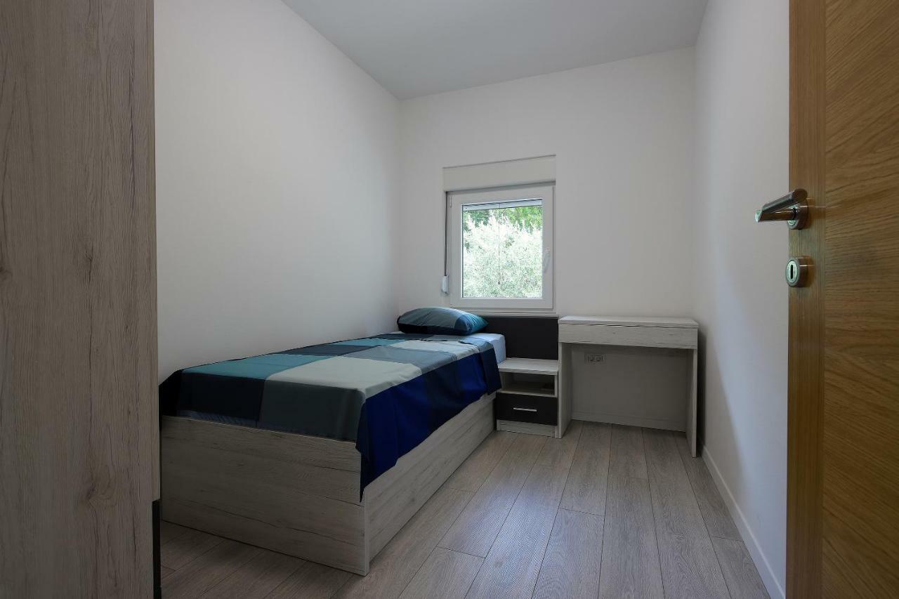 Apartmani Judita Pinezići Exterior foto