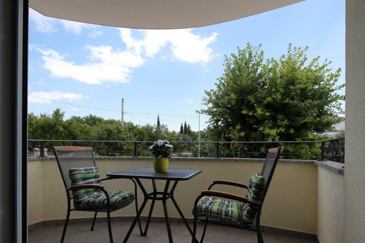 Apartmani Judita Pinezići Exterior foto