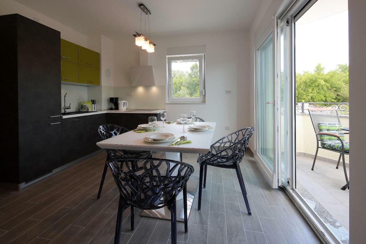 Apartmani Judita Pinezići Exterior foto