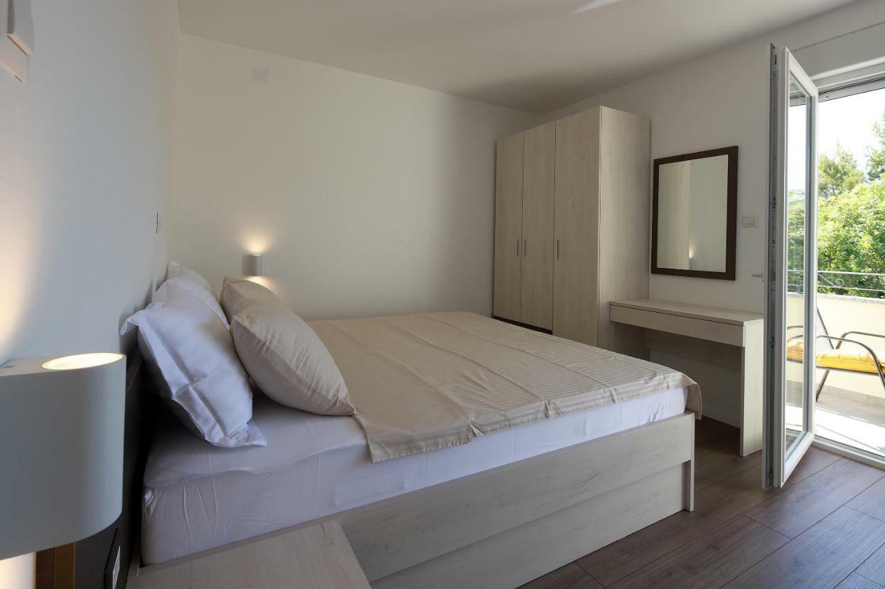 Apartmani Judita Pinezići Exterior foto