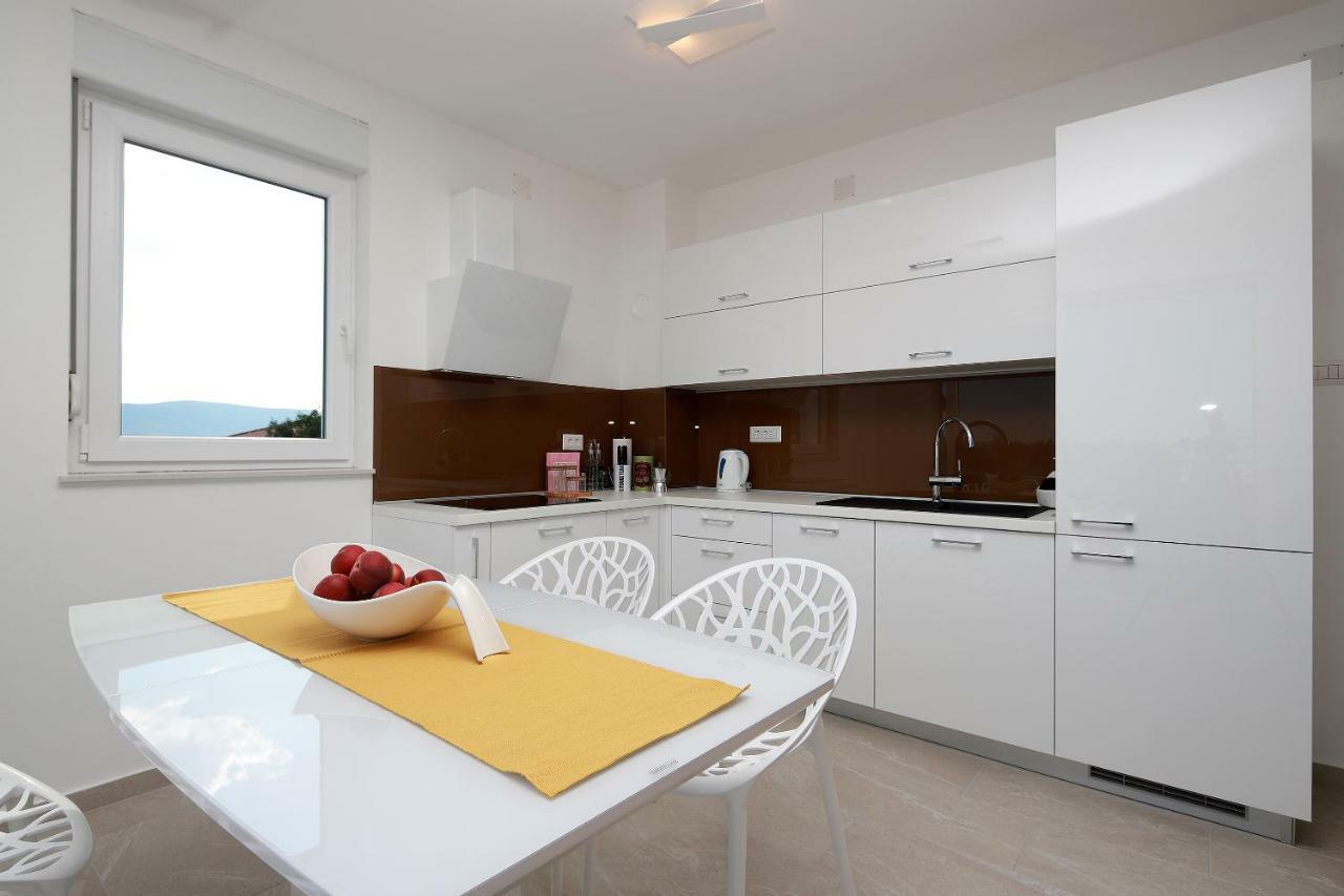 Apartmani Judita Pinezići Exterior foto